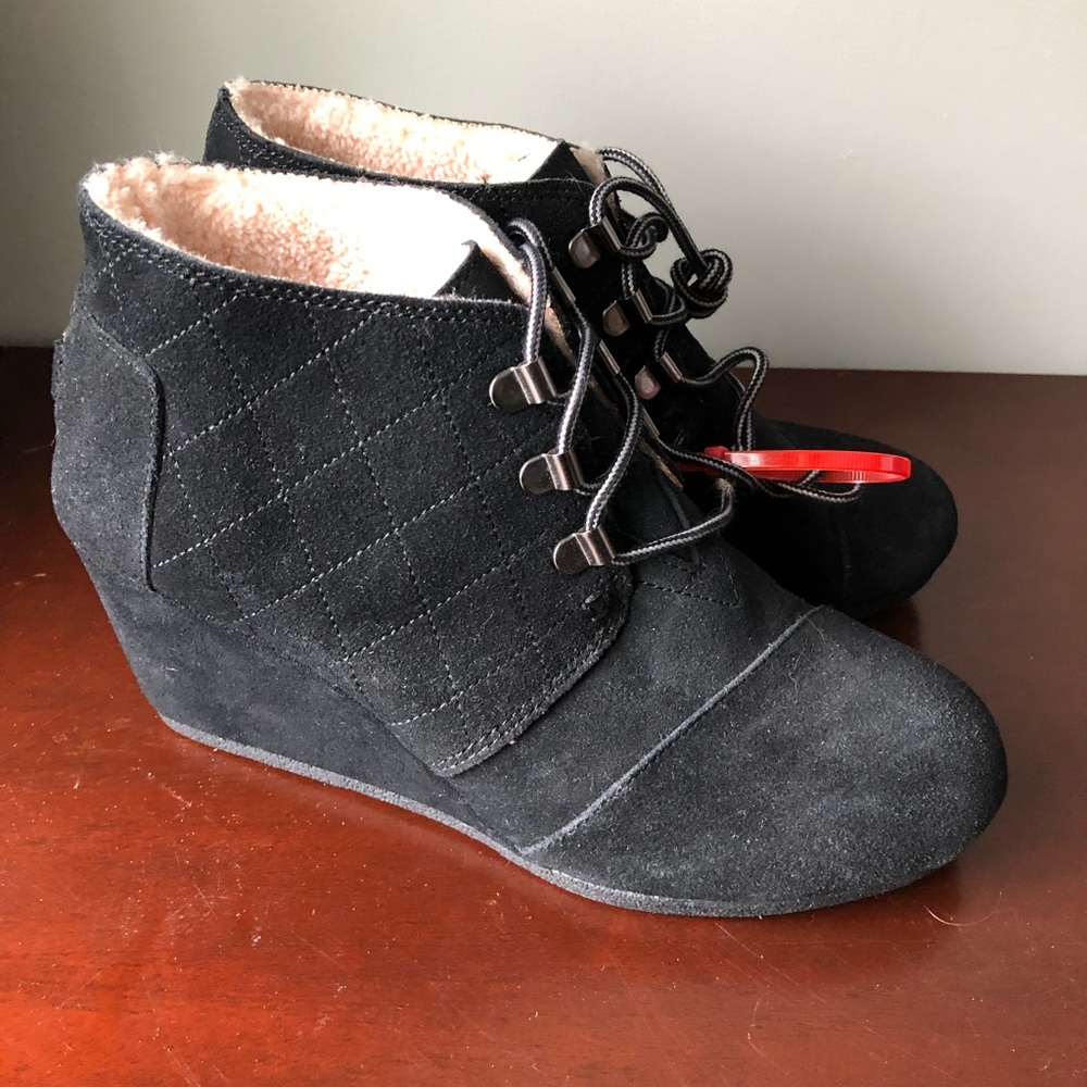 NWT - Black Toms booties